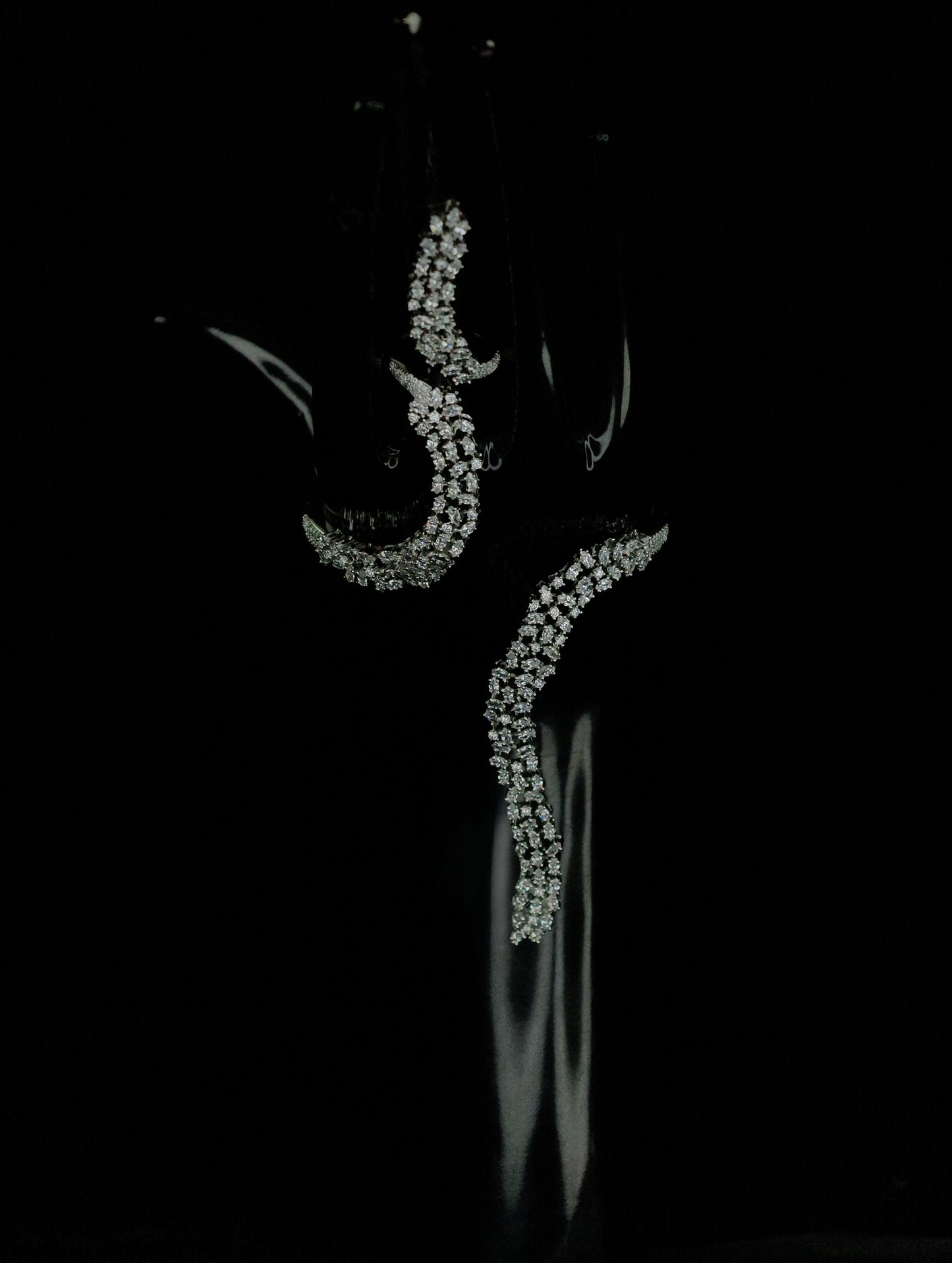 Hand Cuff ( Diamond 01 )