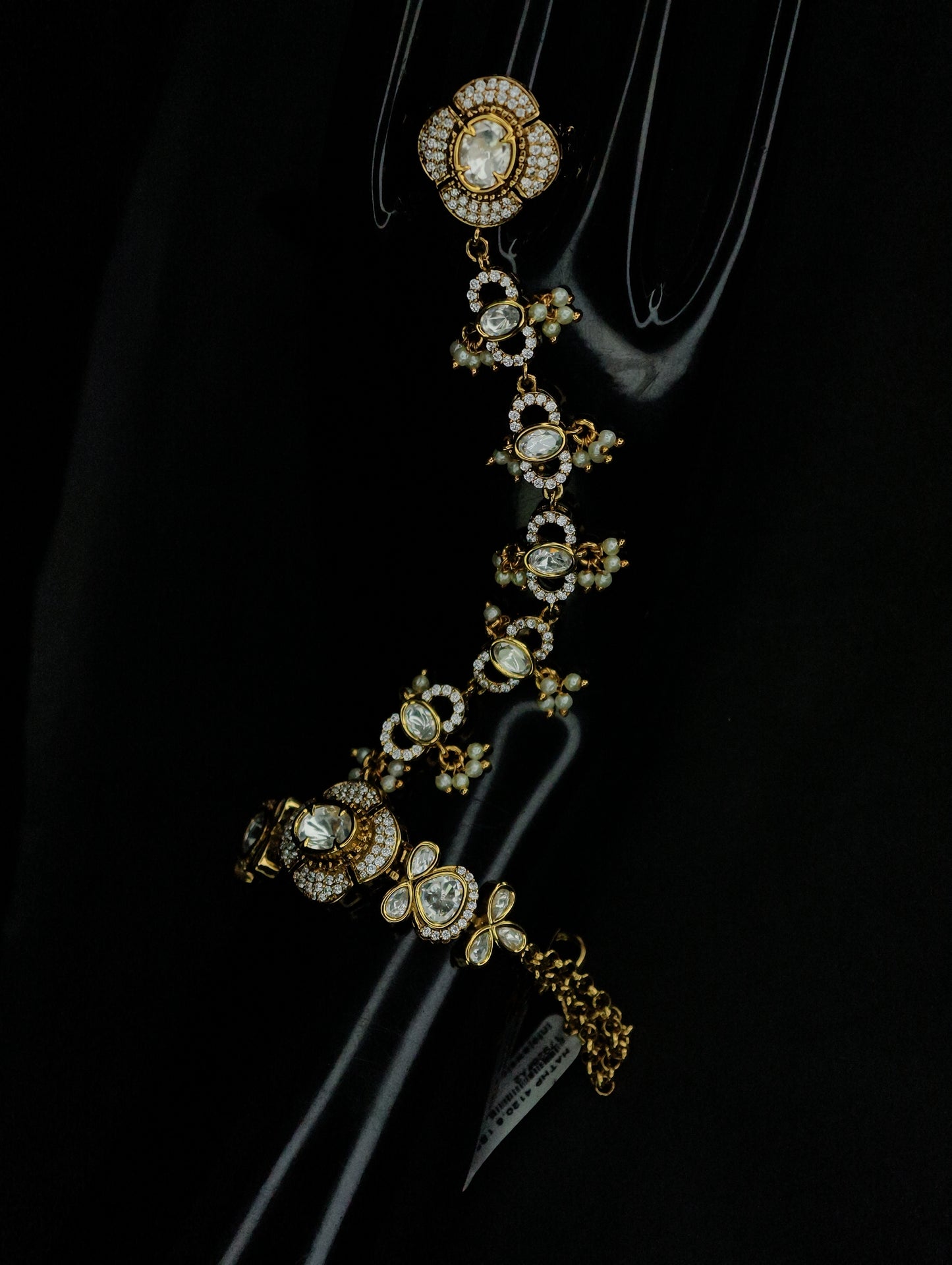 Hand Cuff ( Diamond 09 )