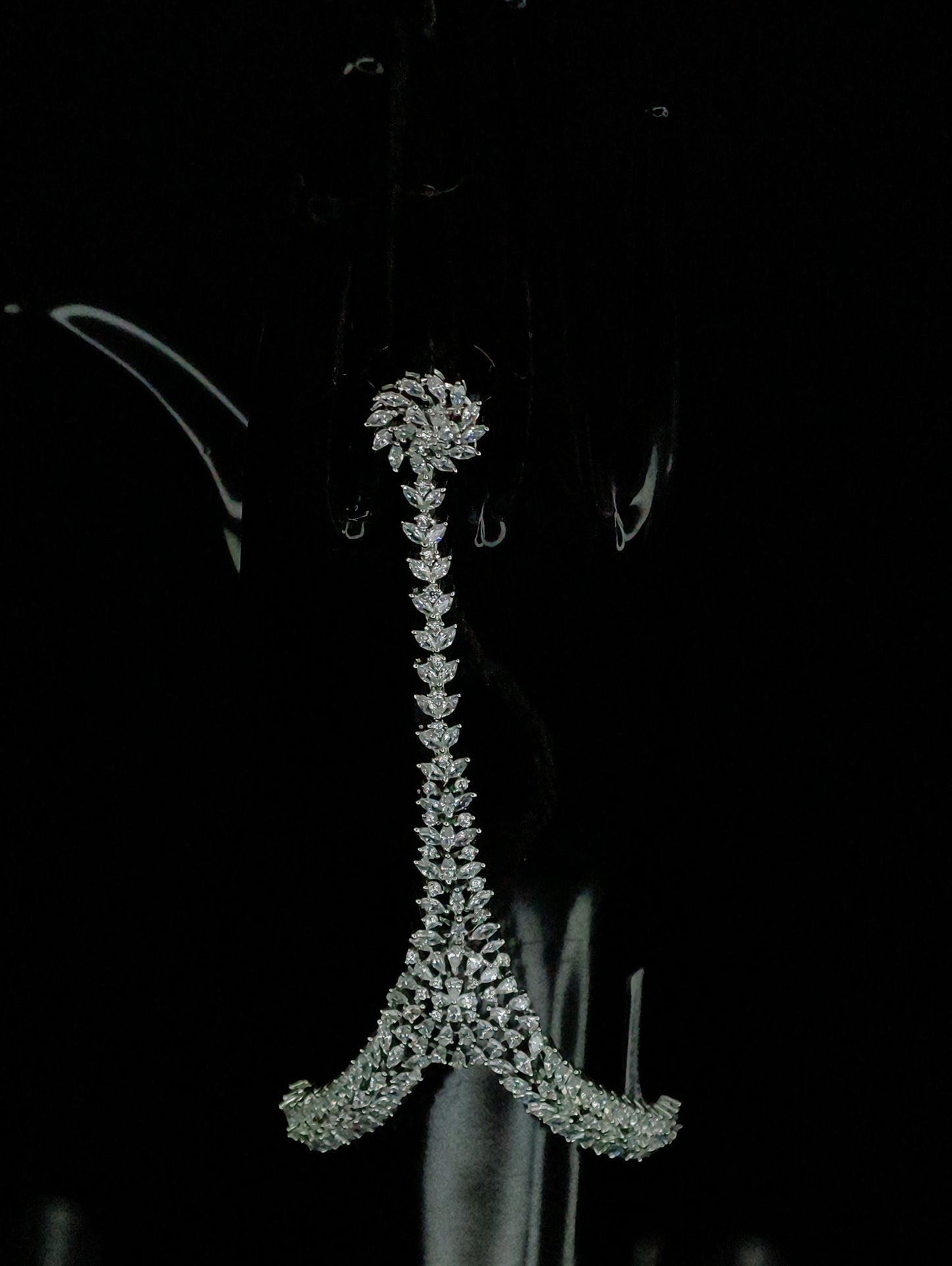 Hand Cuff ( Diamond 05 )