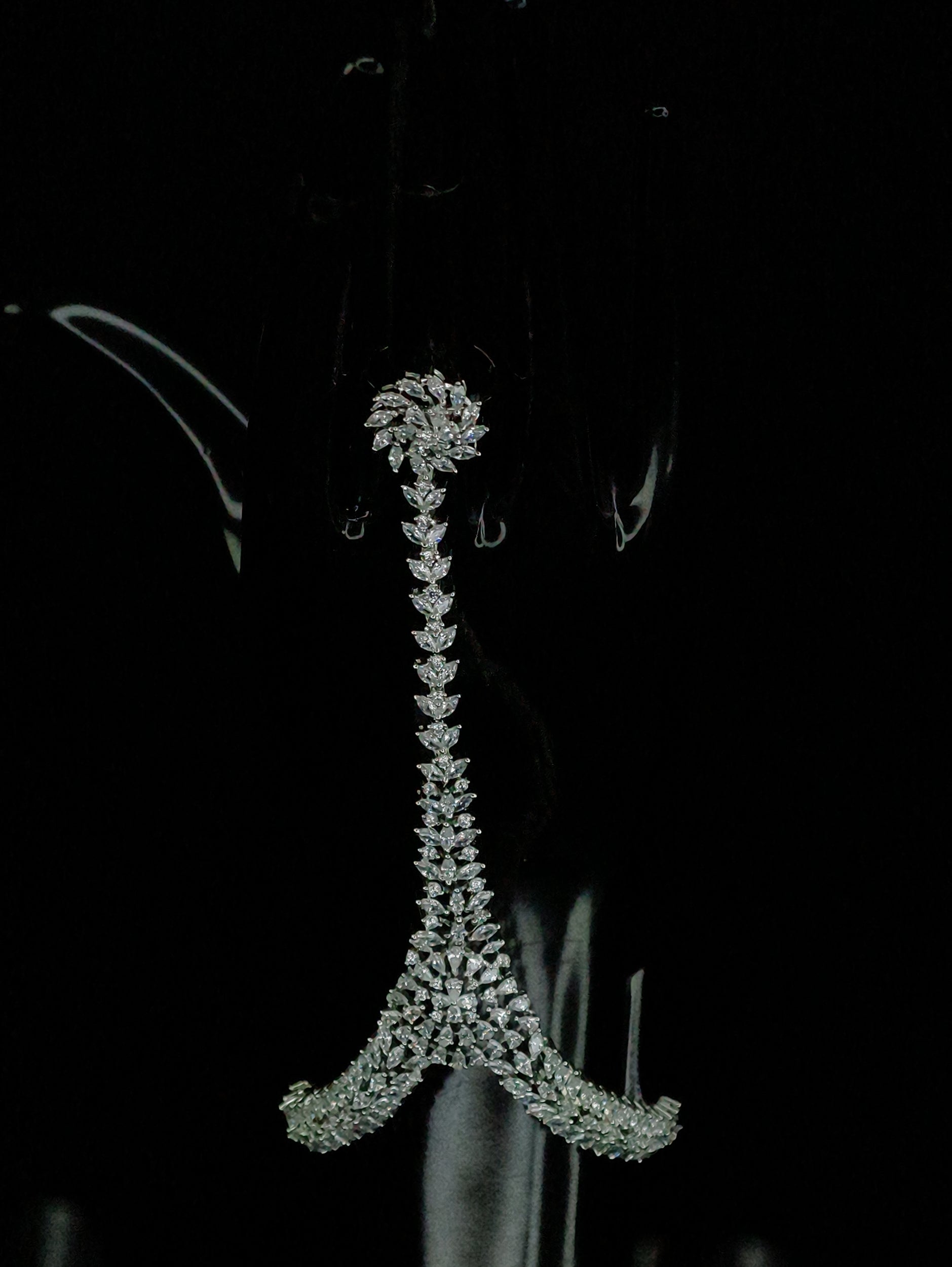 Hand Cuff ( Diamond 05 )