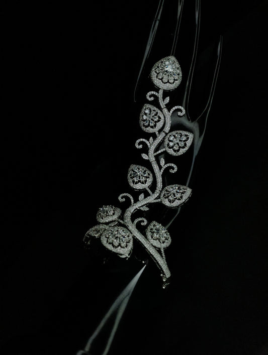Hand Cuff ( Diamond 07 )